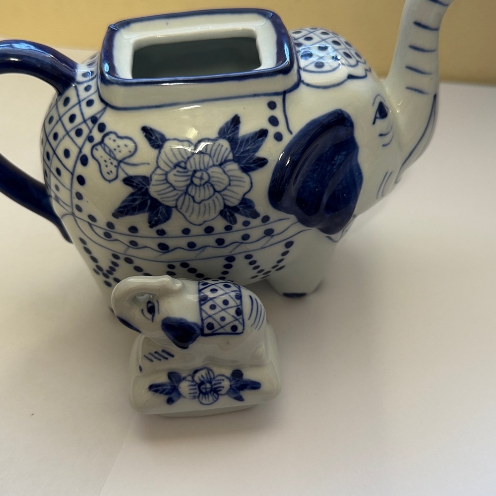 Bombay Elephant Tea Pot - Picture 6 of 9